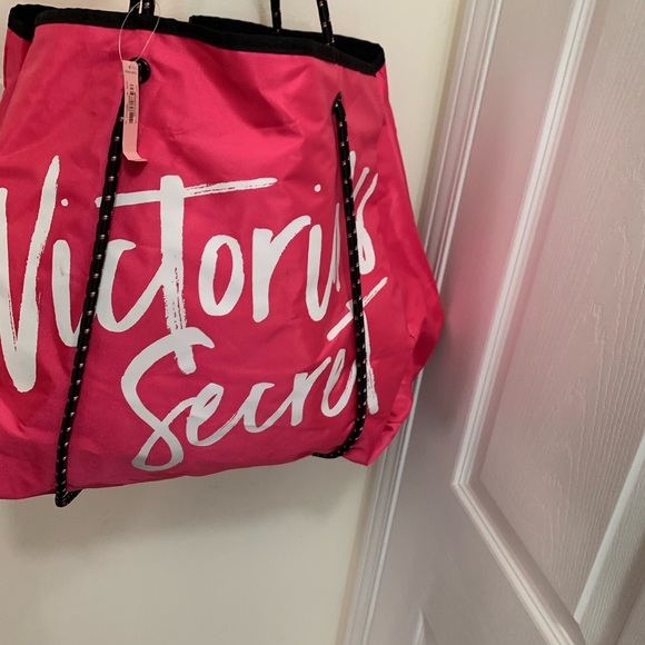 Victoria Secret Beach Water-Proof Tote Bag - Picture 16 of 16
